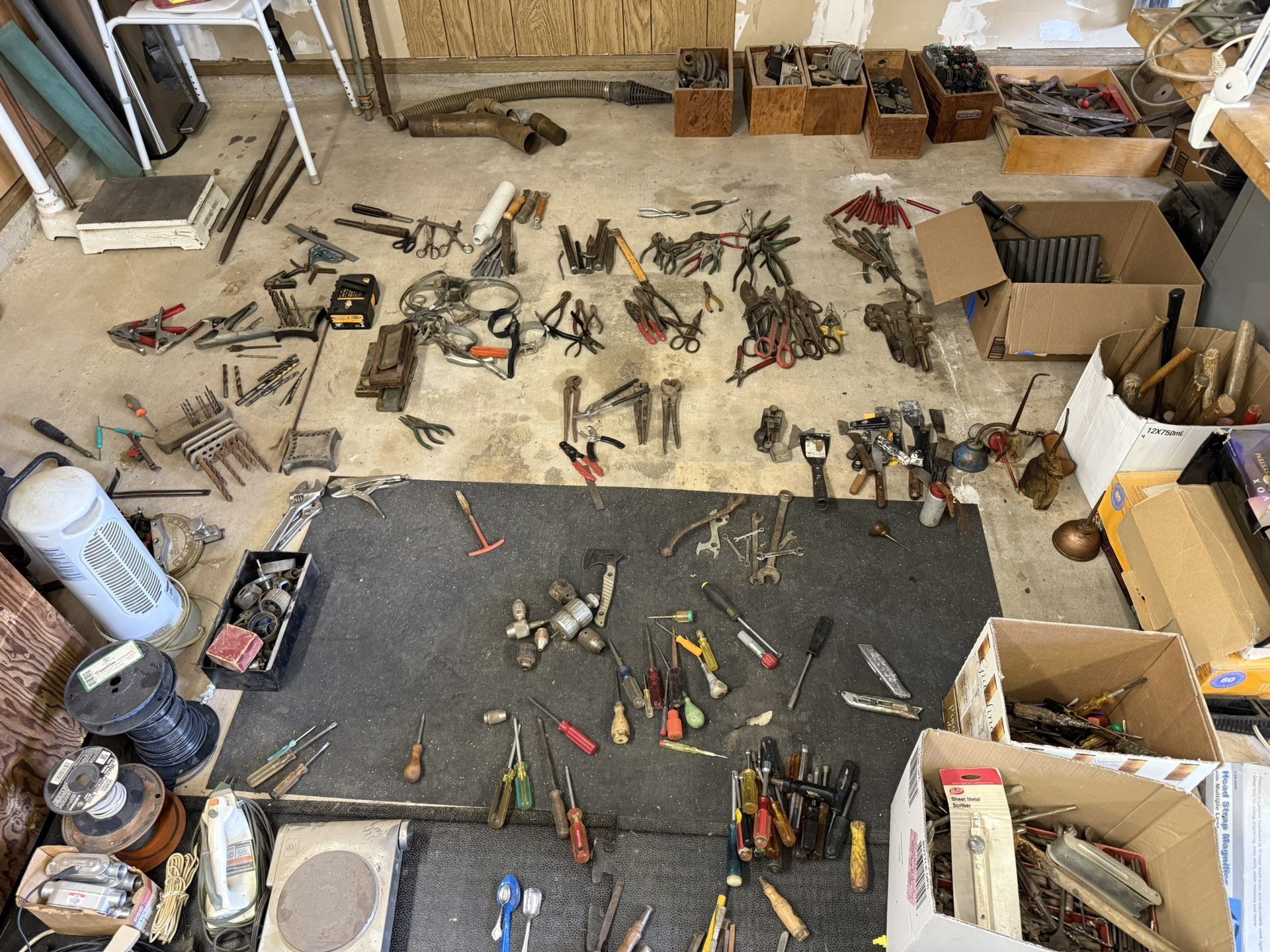 GARAGE SALE