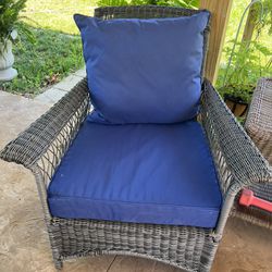 Outdoor Wicker Chair with New Cushion & Pillow 