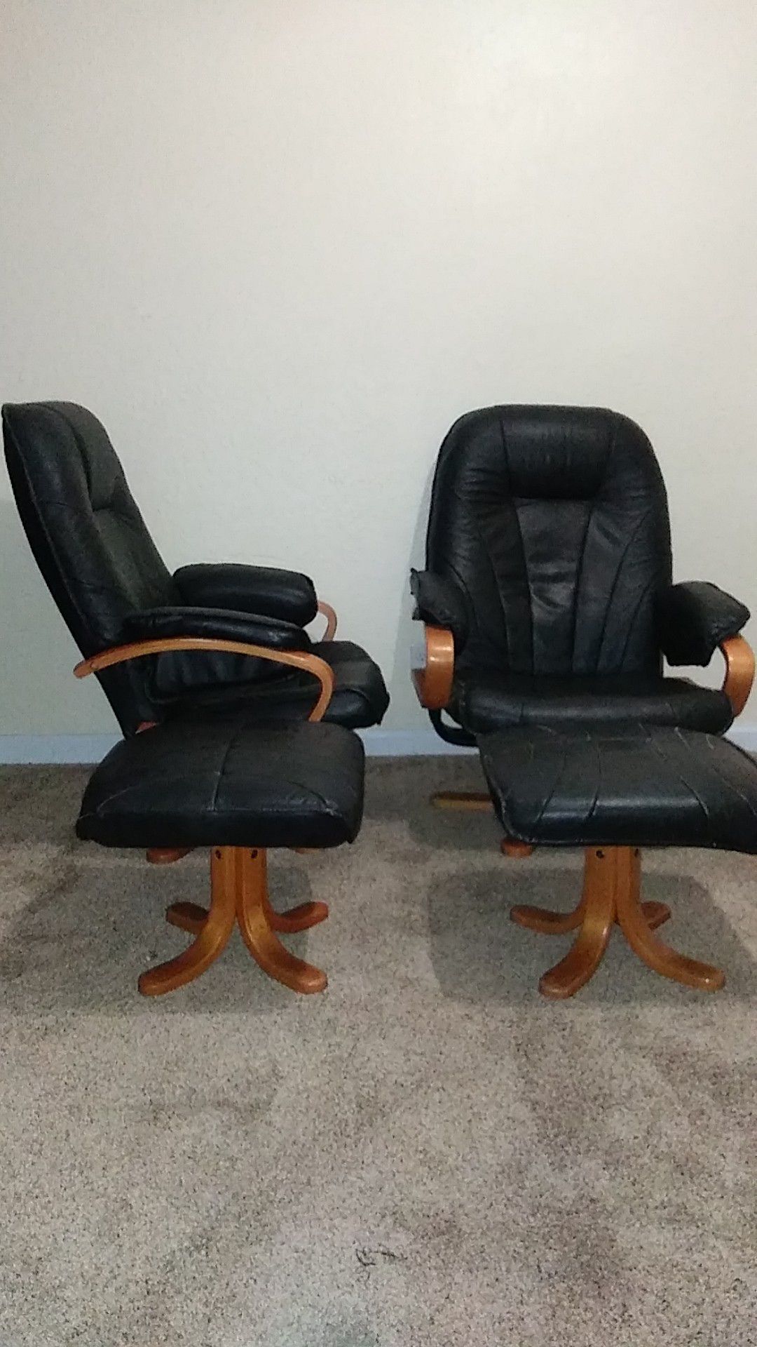 2 -Blk Leather Gamer🎮Chairs w/ Ottomans