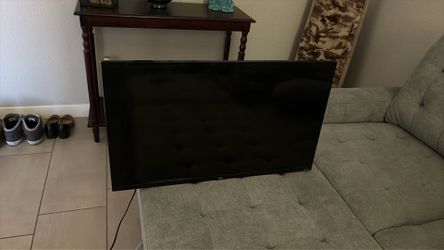 TCL ROKU TV