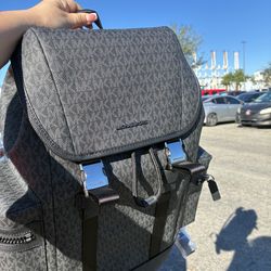 Micheal kors back pack 140 OBO NEVER USED BRAND NEW