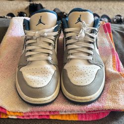 Jordan 1 Low SE “True Blue” 