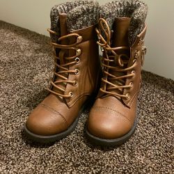Girl’s Mid Calf Boots 