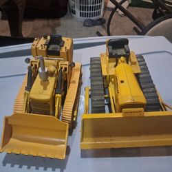 2 Diecast Caterpillar Diecast Models 