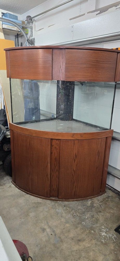92 Gallon Bow Front Corner Aquarium / Filter / Refugium / Skimmer