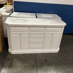 60” White Solid Wood Bathroom Vanity with Quartz Top (V30)