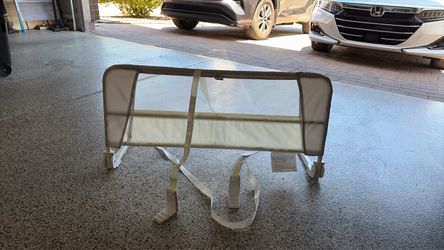 Munchkin bed rail