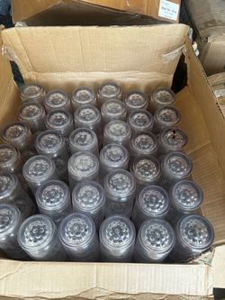 Restaurant plastic cups