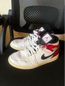 Jordan 1 Mid White Black Gym red size 9.5M