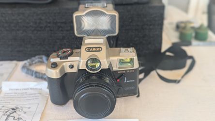Vintage Canon Q8200 motor drive film camera