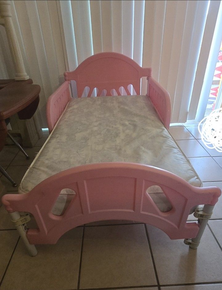 Pink Toddler Bed With MATRESS