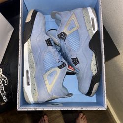 Jordan 4 UNC