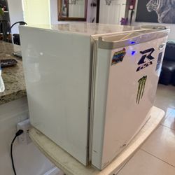 Mini Refrigerator 