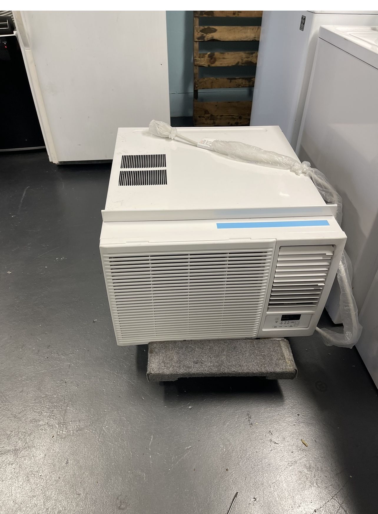 Lg Window Ac 18000 Btu