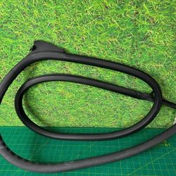 08-14 AUDI TT Coupe mk2 8J Front Right Inner Frame Door Seal OEM