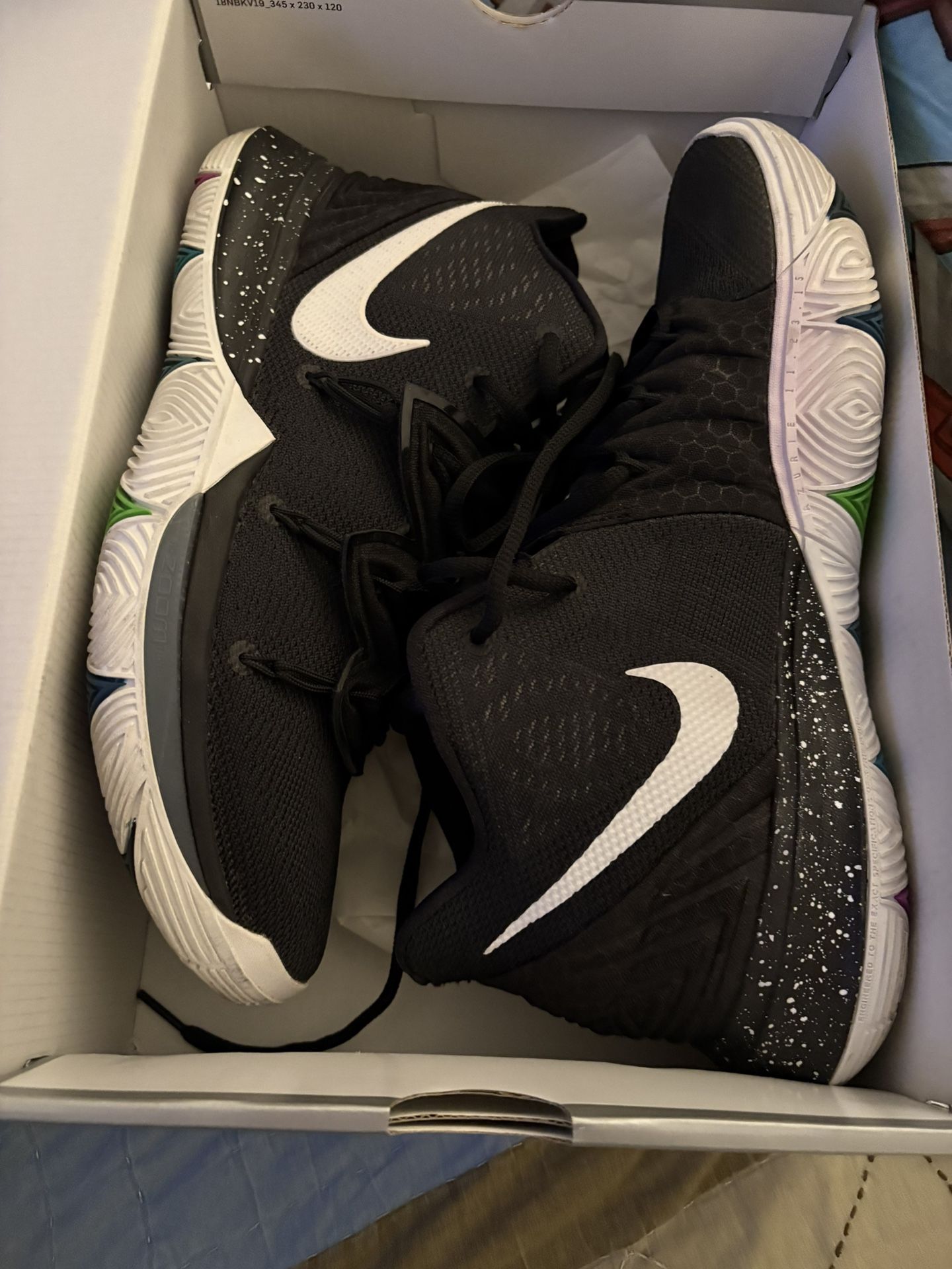 Nike Kyrie 5 Black Magic 
