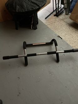 Pull Up Bar