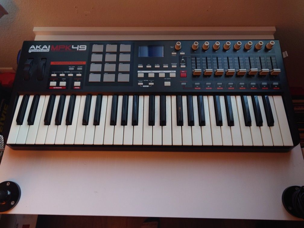 Akai Pro
49 Key MIDI Controller MPK49