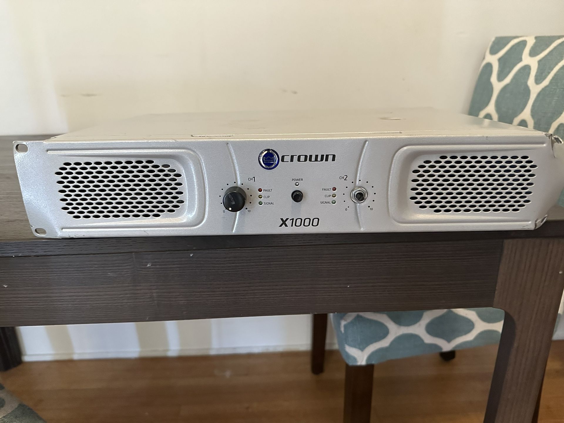 Crown X1000 Stereo 2x300W Power Amp (2) $60-$100