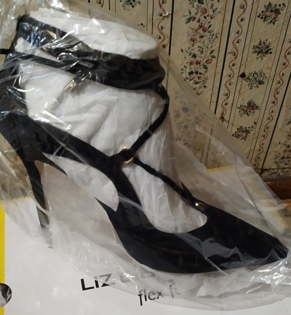 Liz Claiborne Size 8 Heels 6 Pairs For $75!! TODAY ONLY