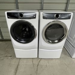 Electrolux Washer And Gas Dryer 