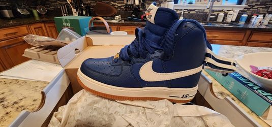 Nike Airforce 1 Brand New. Hard to
find color