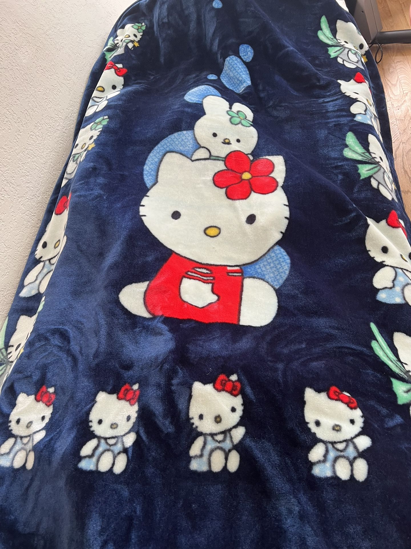 Vintage Hello Kitty Large Blanket By Royal Blanket