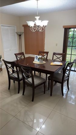 Dinning table and 6 chairs