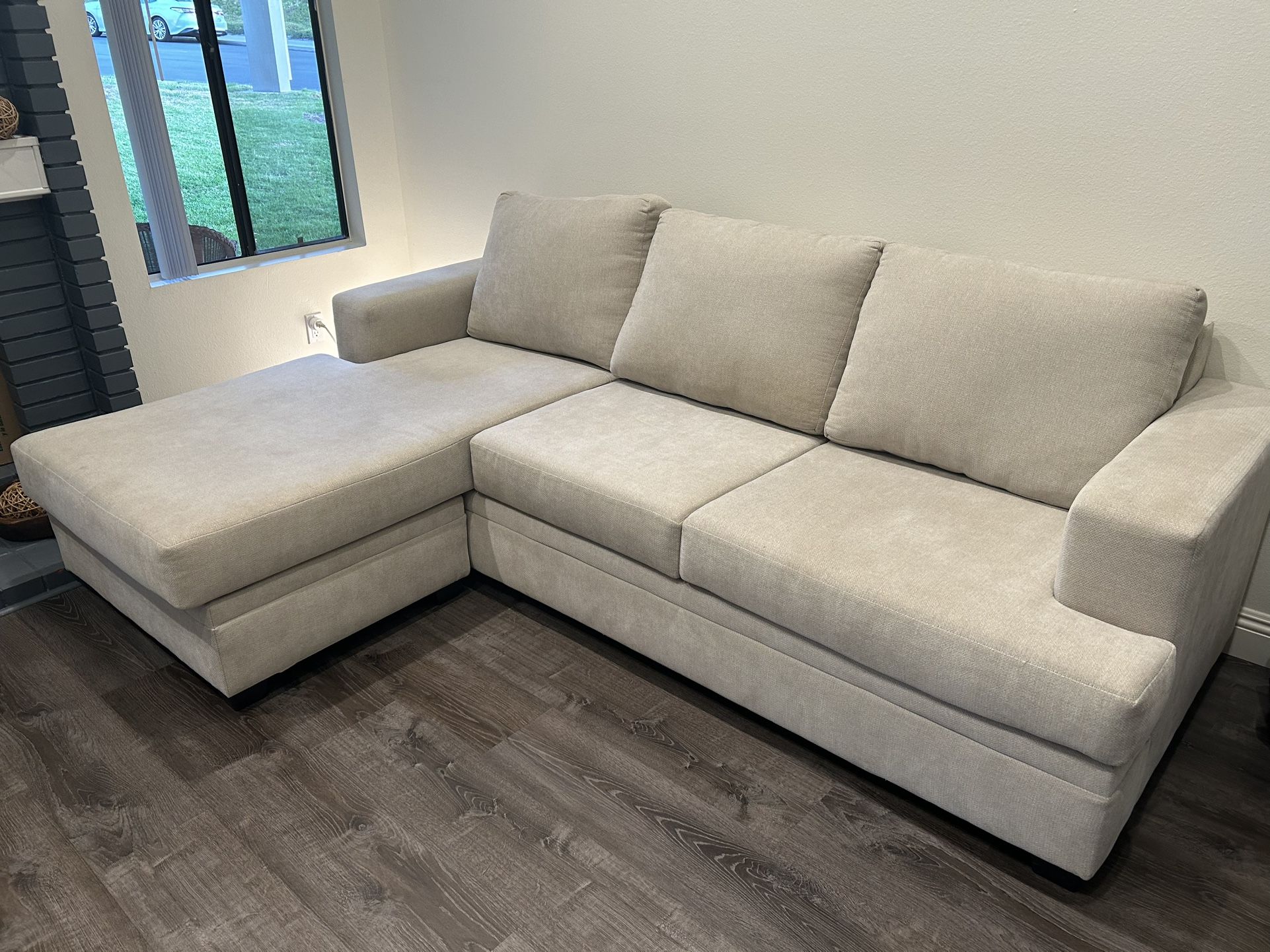 Beautiful Sectional Couch beige
