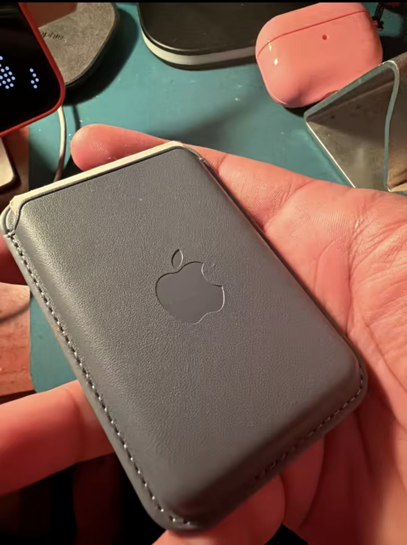 Apple Magnetic Wallet