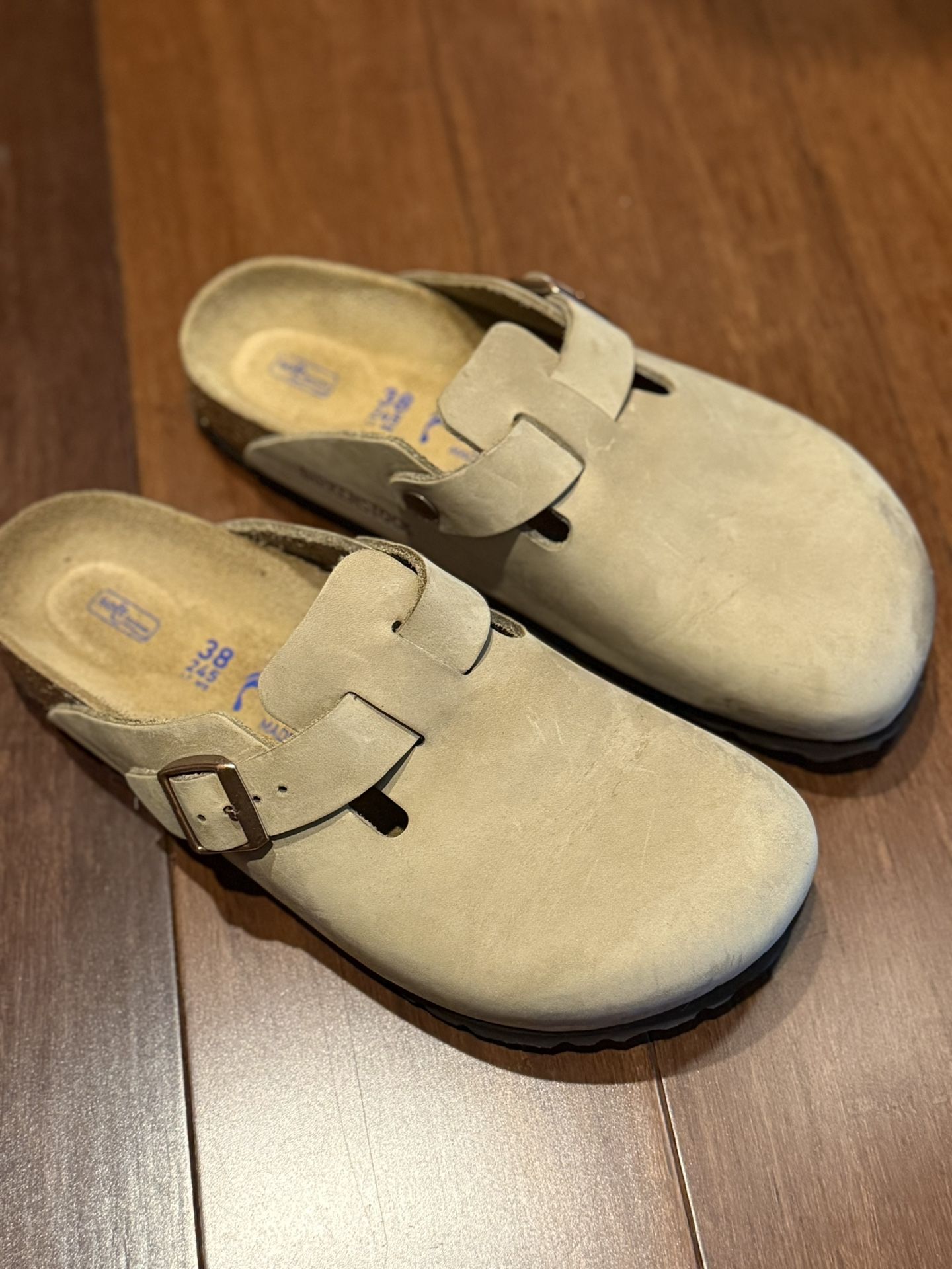 Women’s Birkenstock Clog Size 38 Or Women’s 8