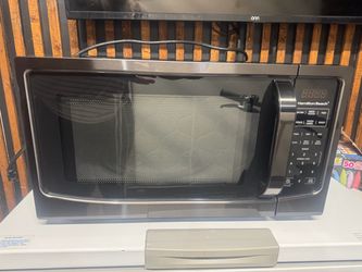 Hamilton Beach Countertop Microwave – Black/Stainless Steel – Clean & Working