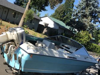 17 ft Reinell boat $1200
