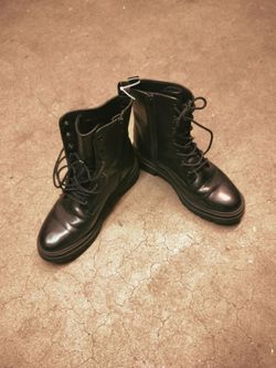 A new boot size 9.5