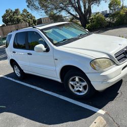 2000 Mercedes-Benz M-Class