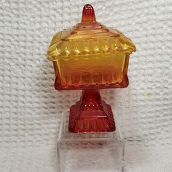 Jeannette Glass Amberina Yellow & Orange Wedding Square Covered Candy Dish w/Lid . Good condition and smoke free home.  There is a small  chip on corn
