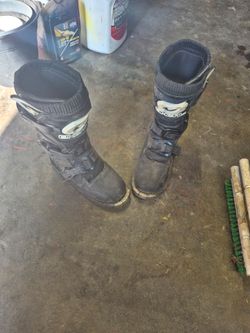 Youth size 1 dirt bike boots