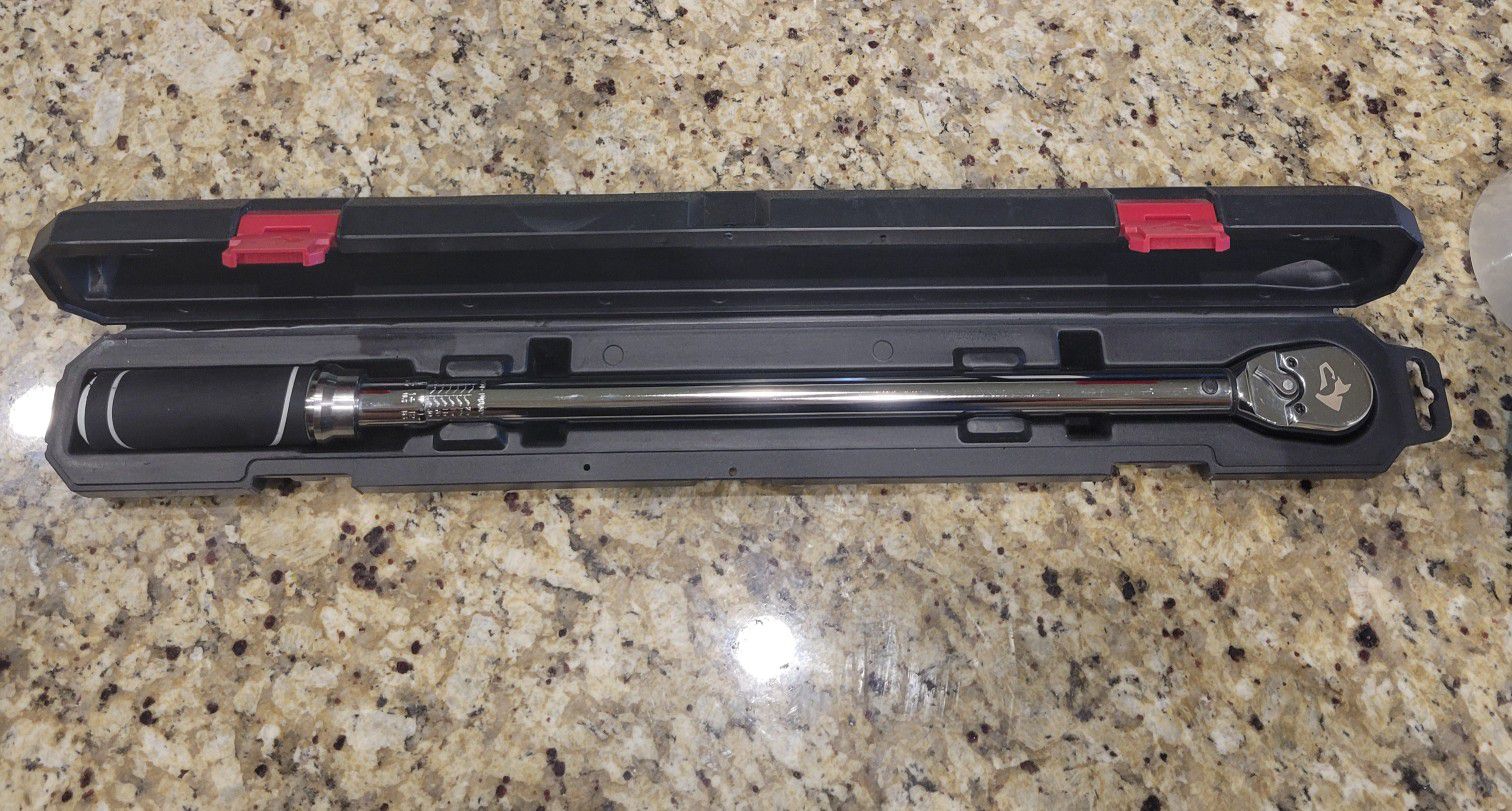 Husky50 ft. / lbs. to 250 ft. / lbs. 1/2 in. Drive Torque Wrench