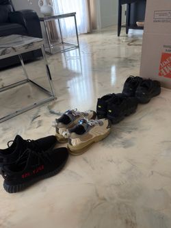 Bundle of shoes Nike Yeezy Travis vapor max