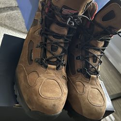 RED WING WORK BOOTS! (STEEL TOE)