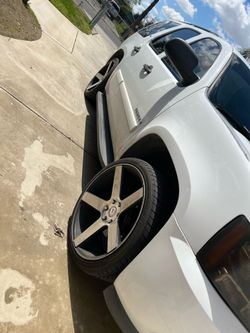 Street force 24” rims 6 lug off a 07 Chevy Tahoe