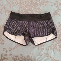 Lululemon Speed Short 2.5" Pinstripe Black White Athletic Workout Shorts Size 8