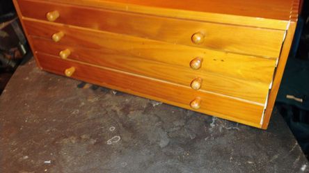Four Drawer Table Top Artists Box(?) . 