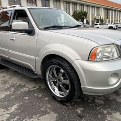 2004 Lincoln Navigator Luxury 