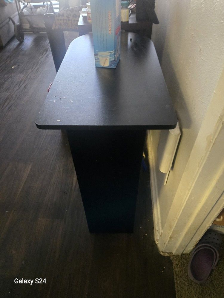 Stand Table 20$