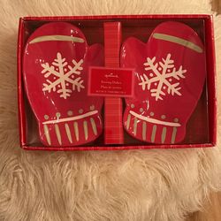 Hallmark Serving Dishes Plates Set Of 2/Christmas/winter/snowflake