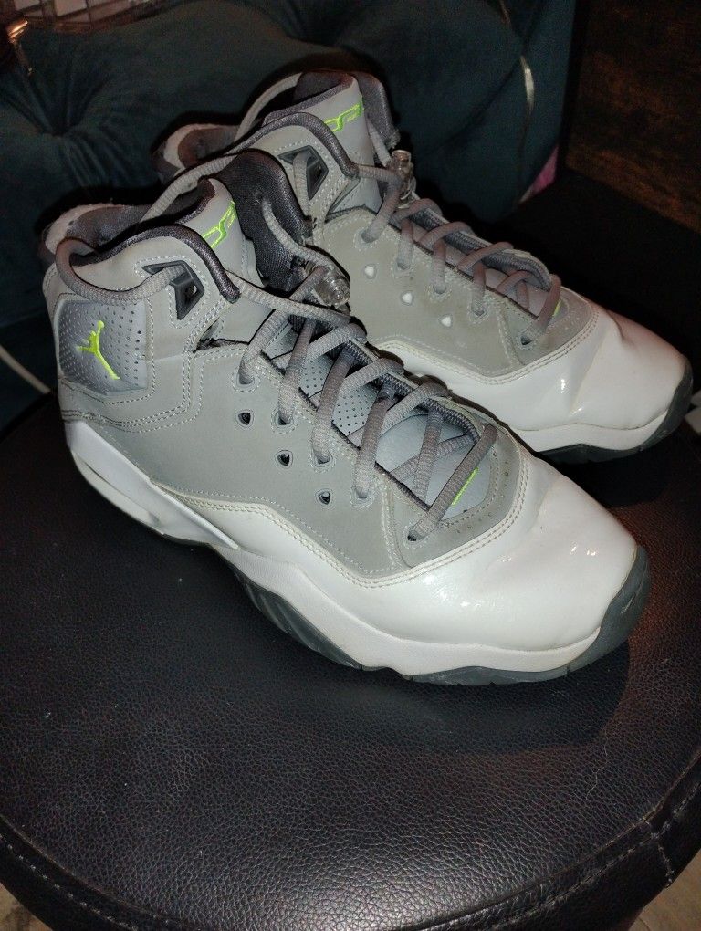 Jordan B'Loyal Wolf Grey 7.5