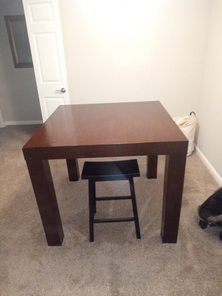Square Table