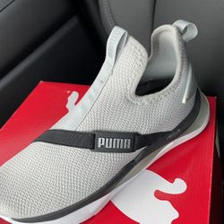 Women Puma $70 Size 7