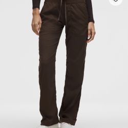 Lululemon Dance Studio Pants (short) Size 4